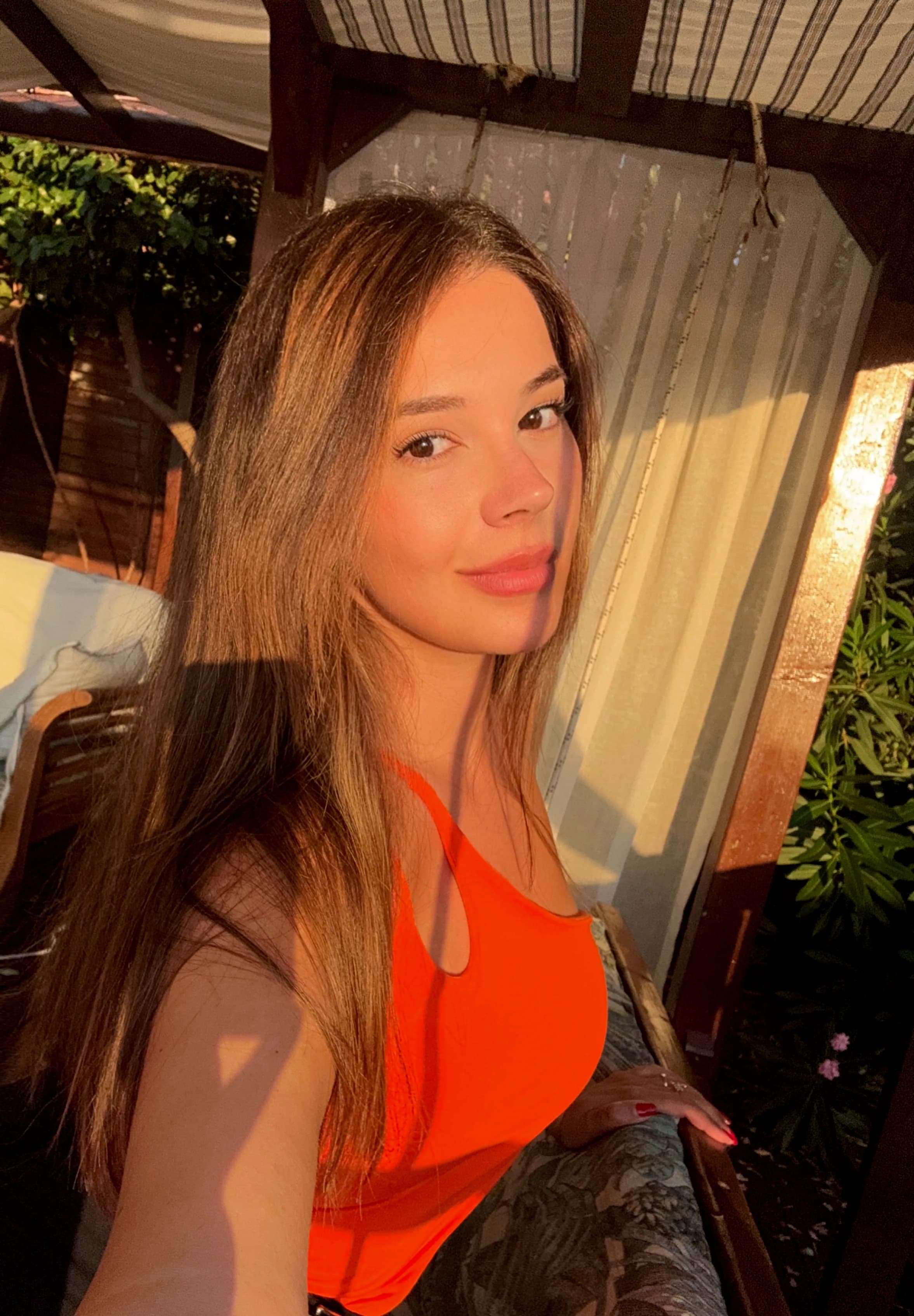Elif, 28